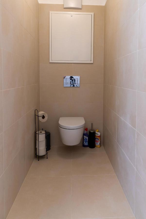 Maureen Lovely 2 Bedroom Unit With Community Pool Wien Exterior foto