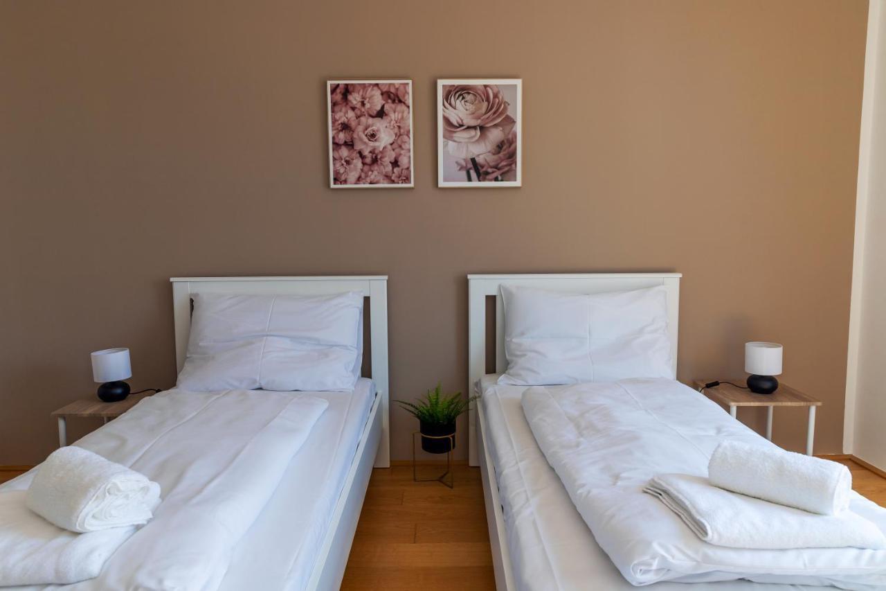 Maureen Lovely 2 Bedroom Unit With Community Pool Wien Exterior foto